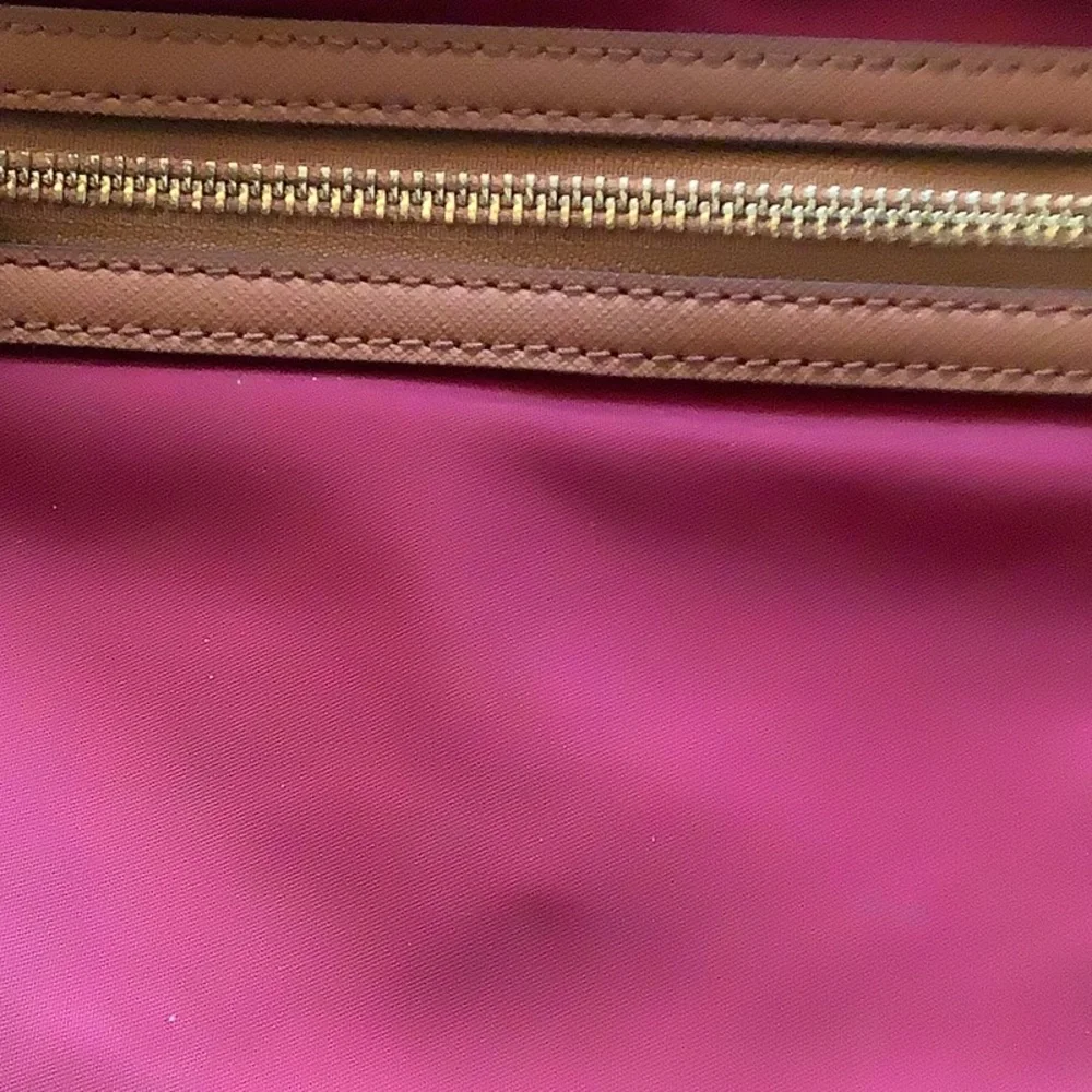 Elegant Burgundy Crossbody Bag - Picture 13 of 14